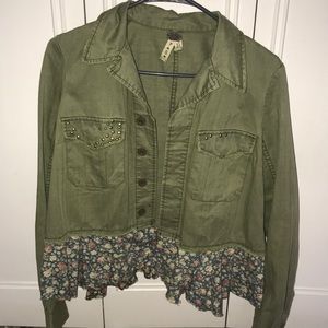 Adorable cargo FREE PEOPLE  jean jacket